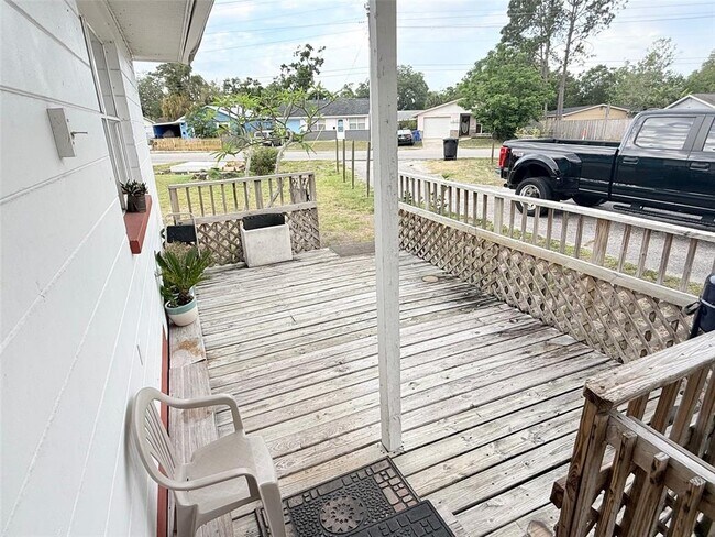 4819 Haines Rd N in St. Petersburg, FL - Building Photo - Building Photo