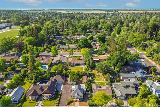 214 Pendegast St in Woodland, CA - Building Photo - Building Photo