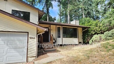 13898 Chinook Cir NW in Bremerton, WA - Building Photo - Building Photo