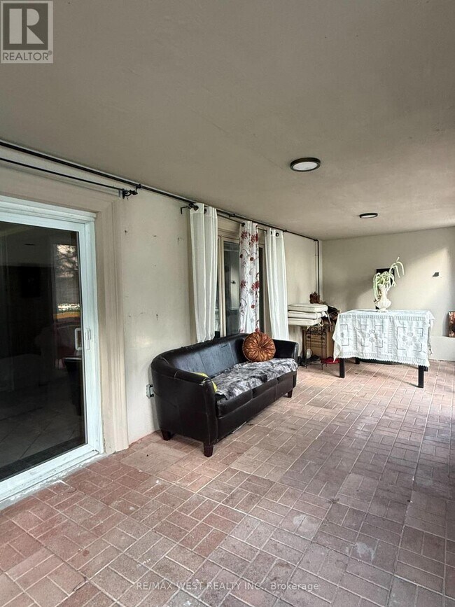 90 Stephanie Blvd in Vaughan, ON - Building Photo - Building Photo