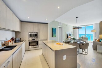 4111 S Ocean Dr in Hollywood, FL - Building Photo - Building Photo