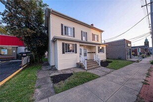 427 Adams St, Unit 3 in Rochester, PA - Building Photo