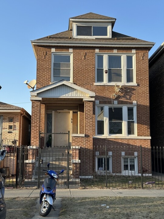 2512 W 45th Pl in Chicago, IL - Building Photo