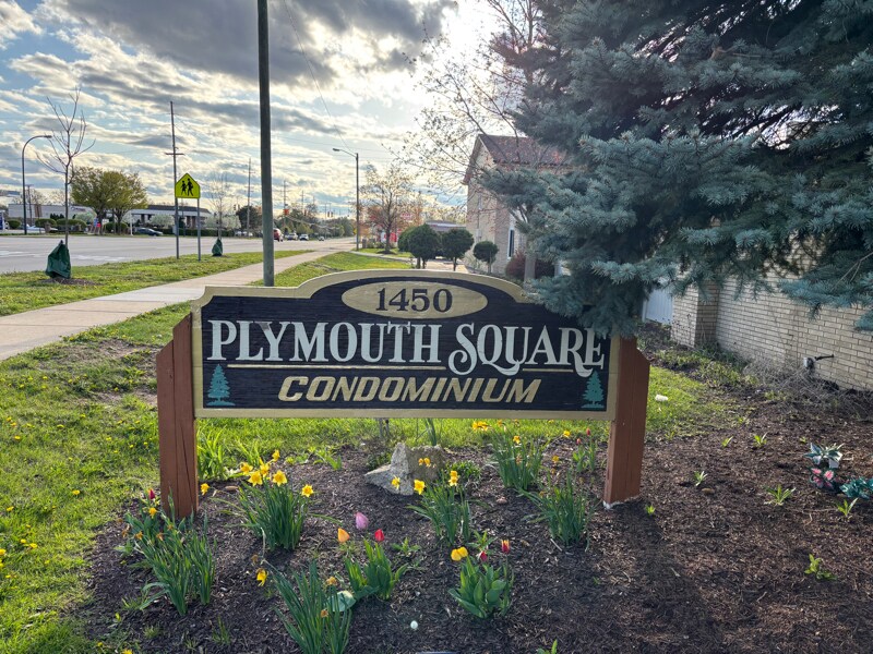 1450 Ann Arbor Rd in Plymouth, MI - Building Photo