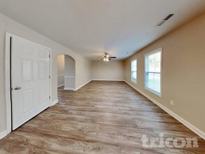 1655 Crestlawn Tl in Winston-Salem, NC - Foto de edificio - Building Photo