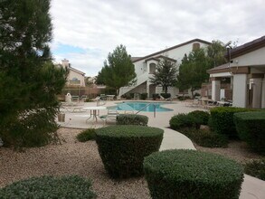 5650 E Sahara Ave-Unit -1029 in Las Vegas, NV - Building Photo - Building Photo