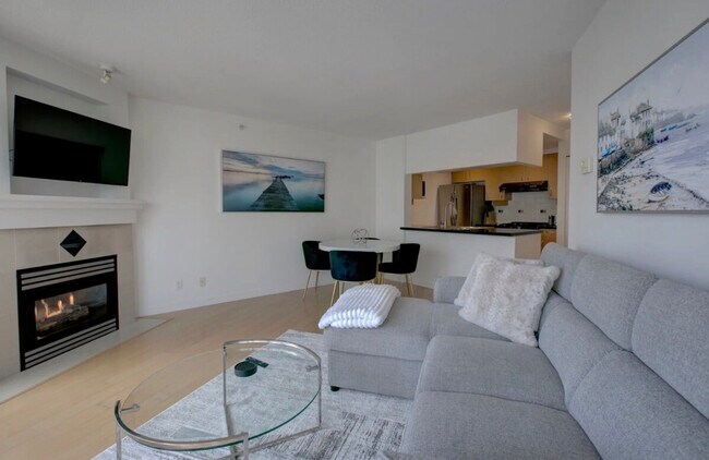 139 Drake St in Vancouver, BC - Building Photo - Building Photo