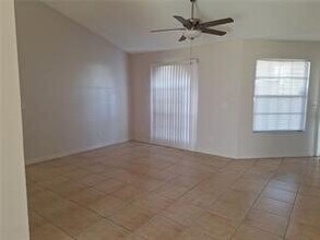 742 Capon Terrace in Sebastian, FL - Foto de edificio - Building Photo