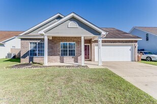 16060 S April Dr, Unit 205 in Gulfport, MS - Building Photo