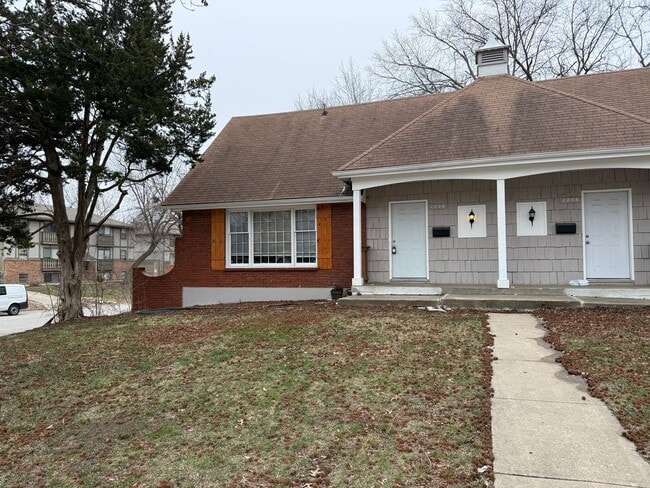 property at 1008 NW Range St