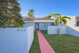 8124 SW 153rd Pl in Miami, FL - Building Photo