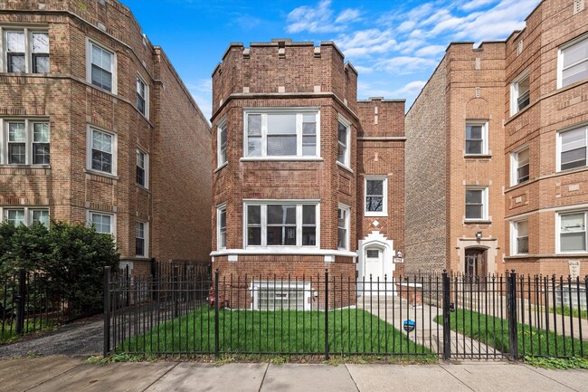 property at 7716 S Kingston Ave