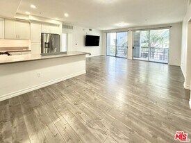 629 Traction Ave in Los Angeles, CA - Building Photo