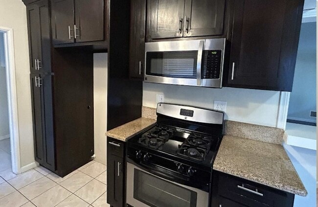 8017 Lurline Ave in Los Angeles, CA - Building Photo - Building Photo