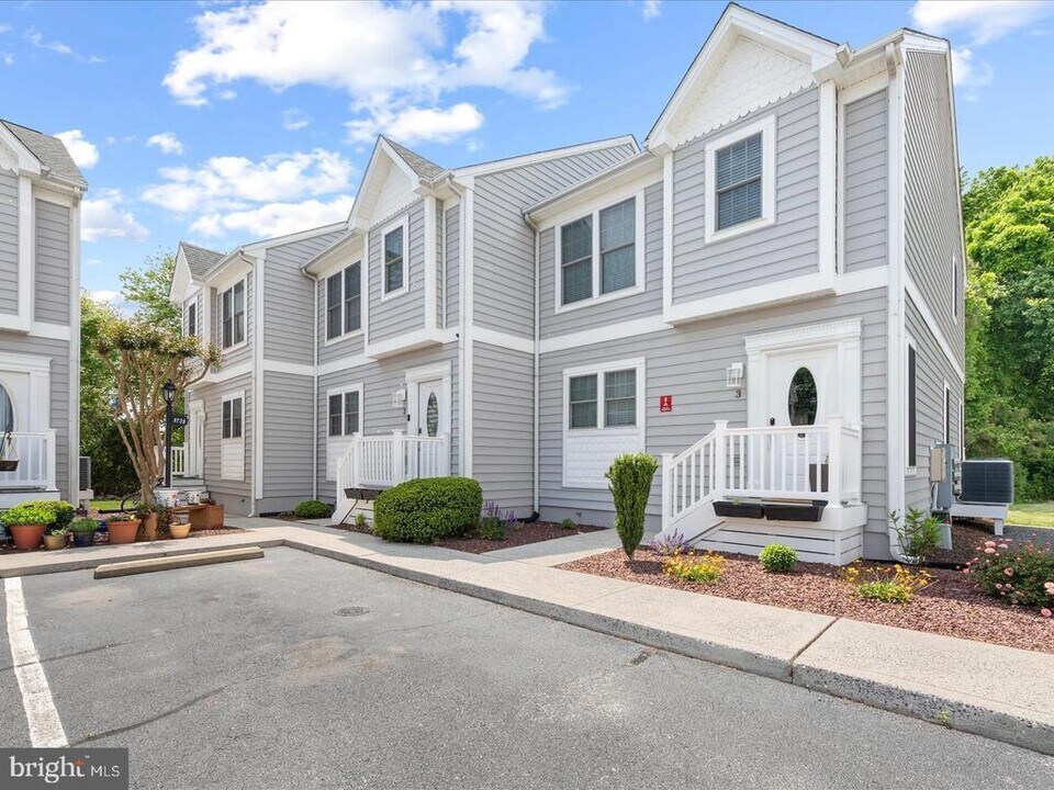 9739 Golf Course Rd in Ocean City, MD - Building Photo