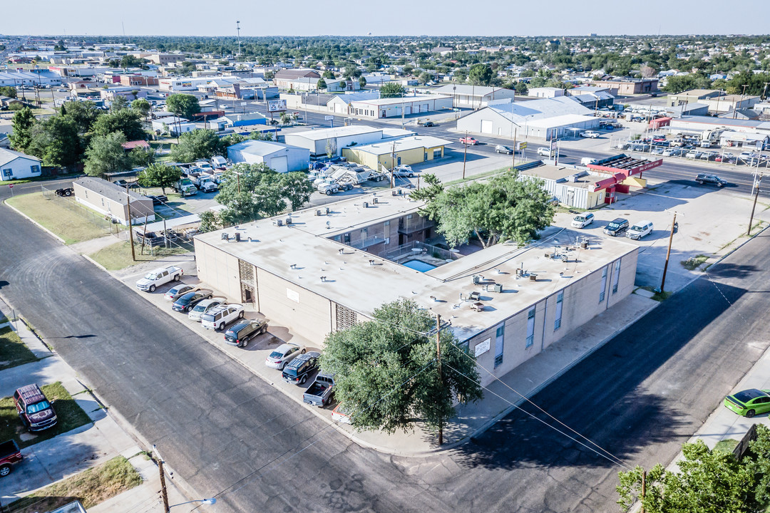 Houston Arms Apartments in Odessa, TX - Building Photo