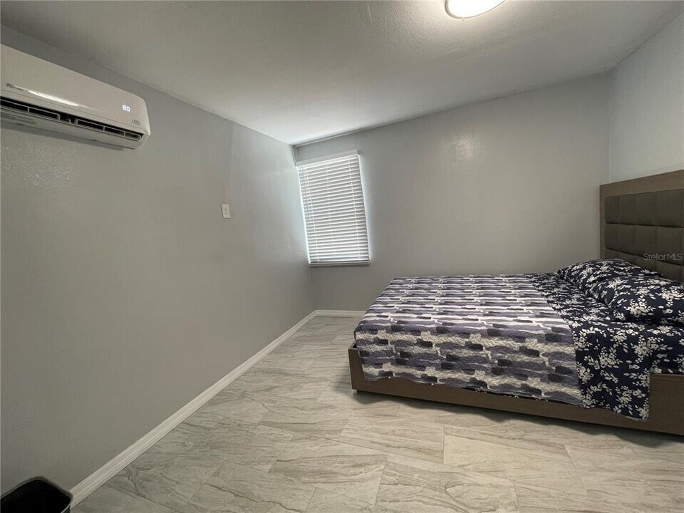 2485 Highland Acres Dr in Clearwater, FL - Building Photo