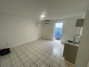 1717 NW 16th St in Miami, FL - Building Photo - Building Photo