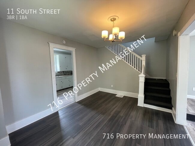 11 South St in Lockport, NY - Building Photo - Building Photo