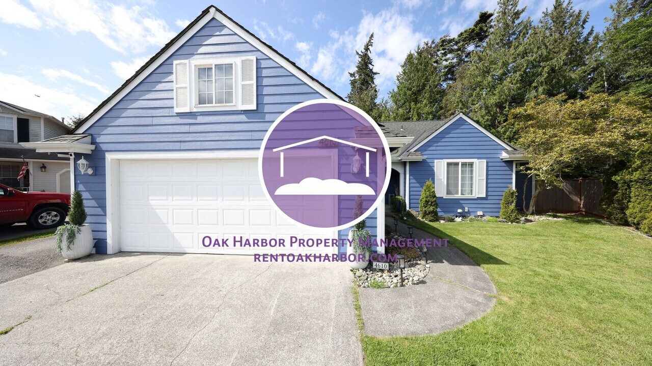 4610 San Juan Ave in Anacortes, WA - Building Photo