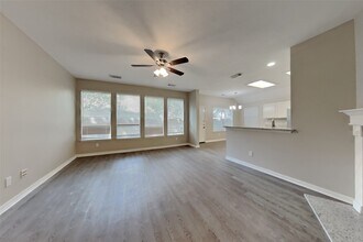 4926 Linden Pl in Pearland, TX - Building Photo - Building Photo