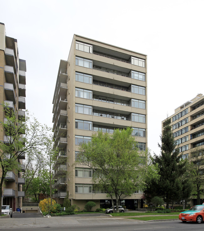 Avonheath Apartments in Toronto, ON - Building Photo - Primary Photo