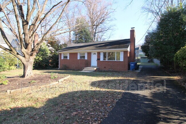 2129 Grayson Pl in Falls Church, VA - Building Photo - Building Photo