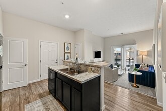 Alkire Meadows in Columbus, OH - Building Photo - Building Photo