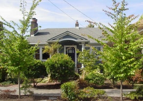 5329 9th Ave NE in Seattle, WA - Building Photo