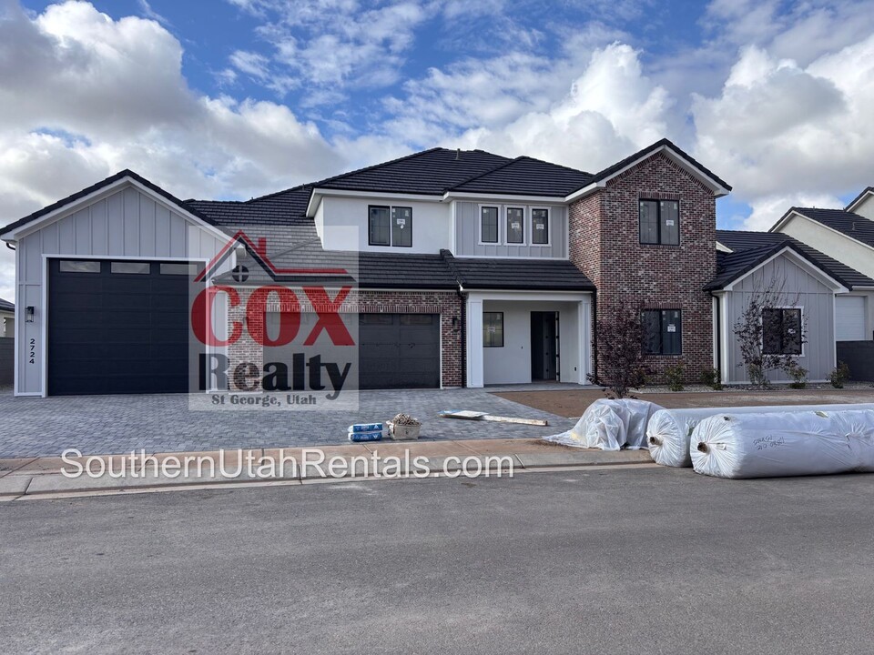 2724 E Moorland Dr in Saint George, UT - Building Photo