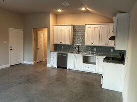 1400 E Dry Creek Rd, Unit 1400 E Dry Creek #103 in Poolville, TX - Building Photo