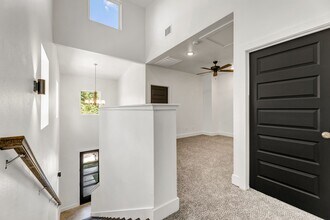 205 Lynn Dr in Bryan, TX - Building Photo - Building Photo