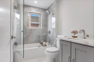 15 Melville Rd in Somerville, MA - Building Photo - Building Photo