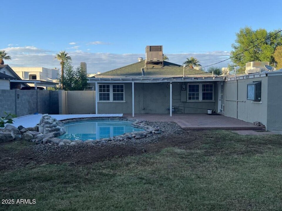 27 W Georgia Ave in Phoenix, AZ - Building Photo