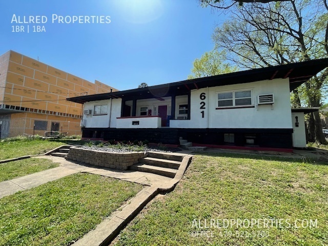 621 N Leverett Ave in Fayetteville, AR - Building Photo - Building Photo