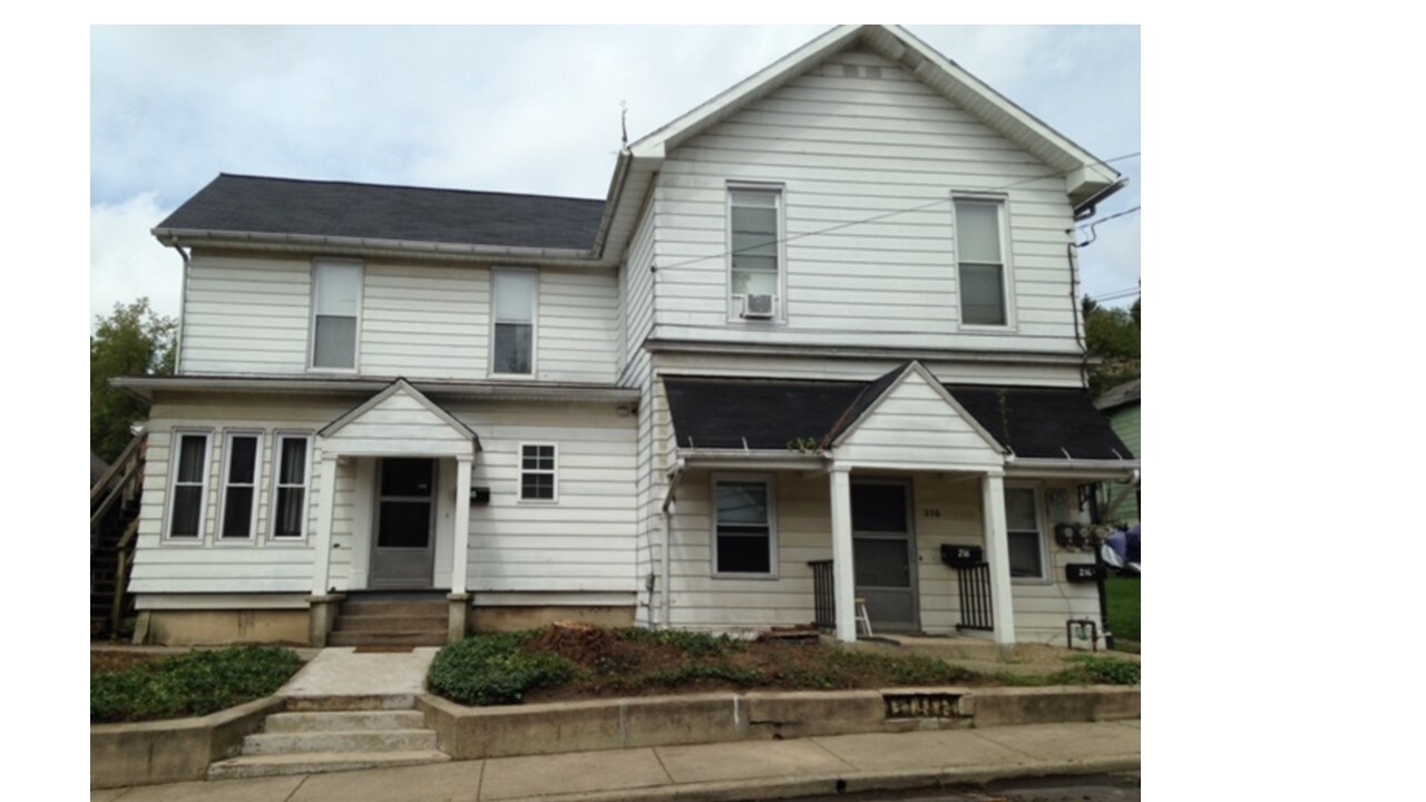 218 W Washington St, Unit 218 in Athens, OH - Building Photo