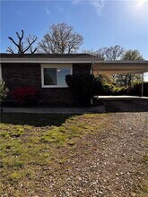 14895 Dutchmans Dr in Rogers, AR - Foto de edificio - Building Photo