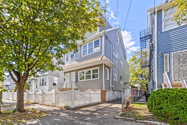 property at 205 N 16th St