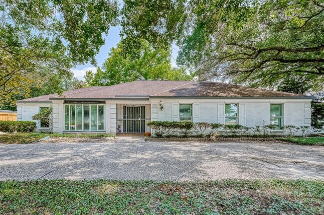property at 5319 S Braeswood Blvd