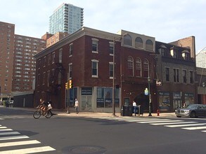 2100 Market Street in Philadelphia, PA - Building Photo - Building Photo