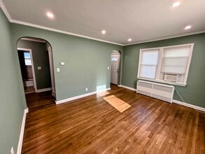 1042 Esther St, Unit Esther St in Franklin Square, NY - Building Photo - Building Photo