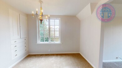 2406 SE Yamhill St in Portland, OR - Building Photo - Building Photo