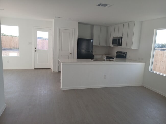 3841 High Tide in Seguin, TX - Building Photo - Building Photo