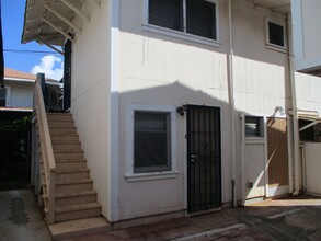 1007 7th Ave in Honolulu, HI - Building Photo - Building Photo