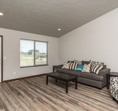 Sunburst Townhomes in Brandon, SD - Building Photo - Building Photo