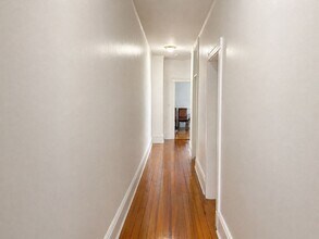 9 Park Vale in Brookline, MA - Foto de edificio - Building Photo