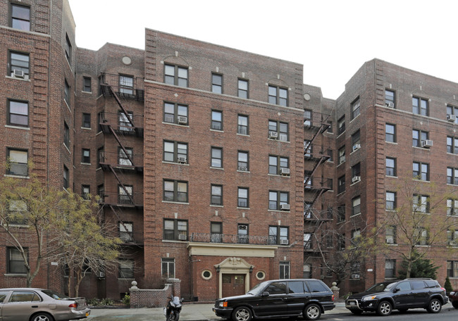 4541 39th Pl in Sunnyside, NY - Foto de edificio - Building Photo