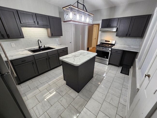 1513 S 63rd St, Unit 1515 S 63rd St in West Allis, WI - Building Photo - Building Photo