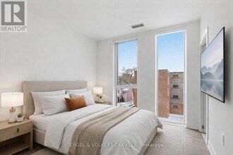 2088 James St in Burlington, ON - Building Photo - Building Photo