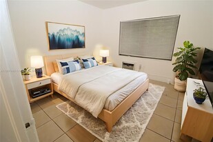 777 NE 85th St in Miami, FL - Building Photo